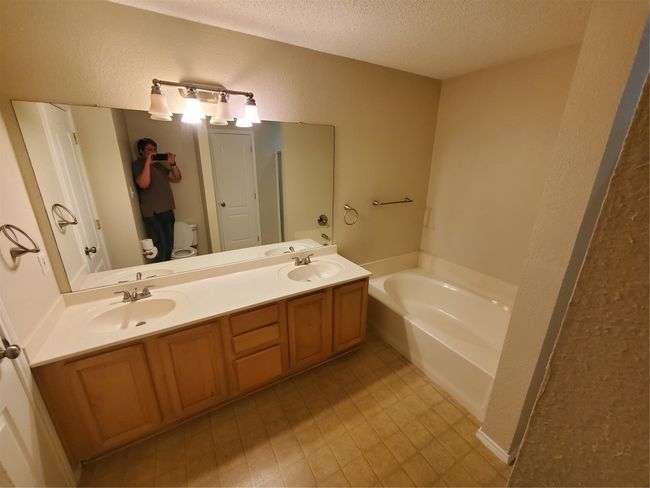 4233 Fernleaf Dr, House other with 4 bedrooms, 2 bathrooms and null parking in Fort Worth TX | Image 14