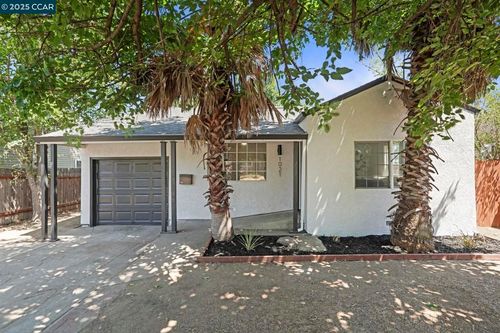 1021 Frienza Ave, Sacramento, CA, 95815-2524 | Card Image