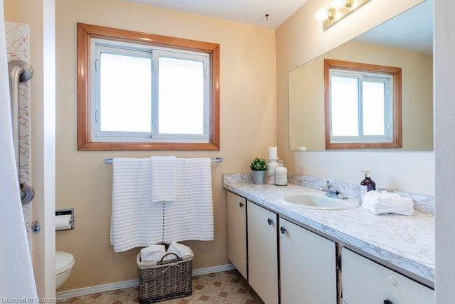 7 Jeanette St, House other with 4 bedrooms, 2 bathrooms and 7 parking in Hamilton ON | Image 35