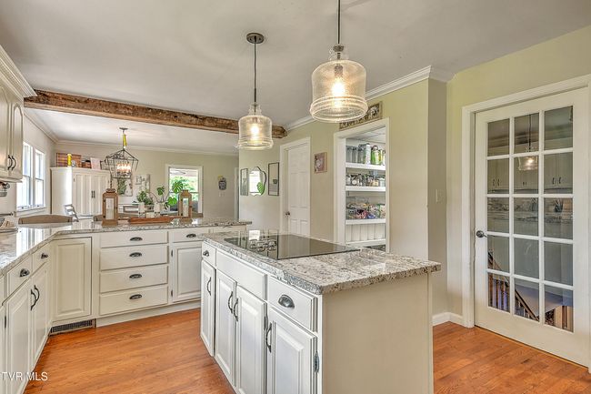 22643 Twin Oaks Rd, House other with 5 bedrooms, 4 bathrooms and null parking in Abingdon VA | Image 15