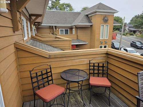 203-123 S Hemlock St, Cannon Beach, OR, 97110-3258 | Card Image