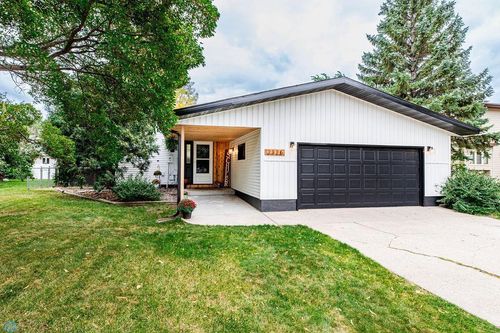 2326 26 1/2 Ave S, Fargo, ND, 58103-5421 | Card Image