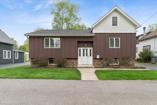 1631 Park St, Mchenry, IL, 60050-4440 | Card Image
