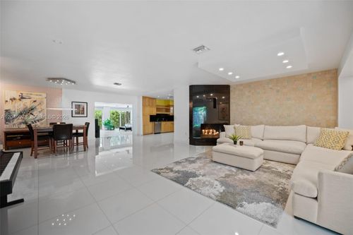 11530 Ne 22nd Dr, North Miami, FL, 33181-3212 | Card Image