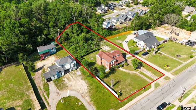 1405 Mockingbird Ln, House other with 4 bedrooms, 2 bathrooms and null parking in Tyler TX | Image 38
