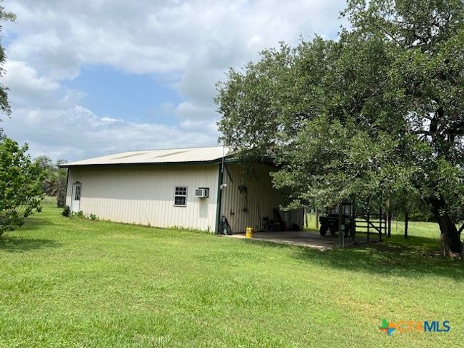 1037 Noll Rd, House other with 3 bedrooms, 3 bathrooms and null parking in Meyersville TX | Image 16