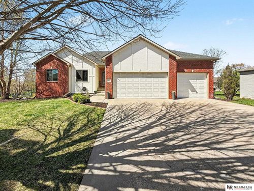 905 Ridge Road Pl, Hickman, NE, 68372-1418 | Card Image