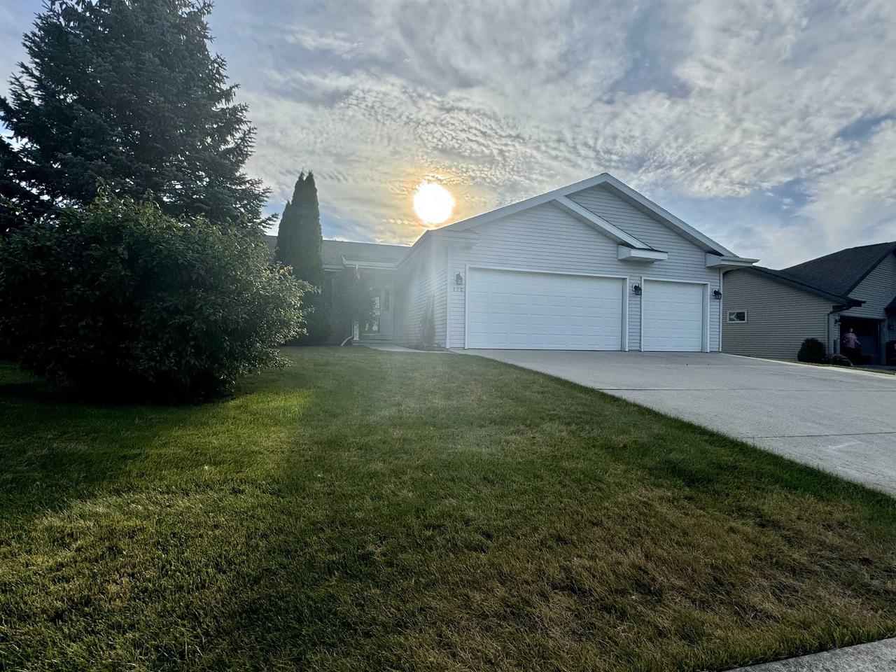Sweetflag Ave, Fond Du Lac, WI 54935