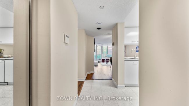 711 - 38 Elm St, Condo with 2 bedrooms, 2 bathrooms and null parking in Toronto ON | Image 5