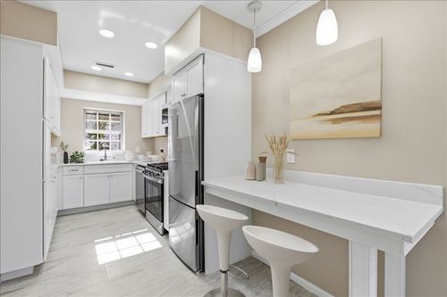 apt-4-116 Lake Shore Rd, Boston, MA, 02135-6312 | Card Image