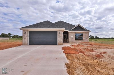 617 Clear Creek Court, House other with 3 bedrooms, 2 bathrooms and null parking in Clyde TX | Image 2