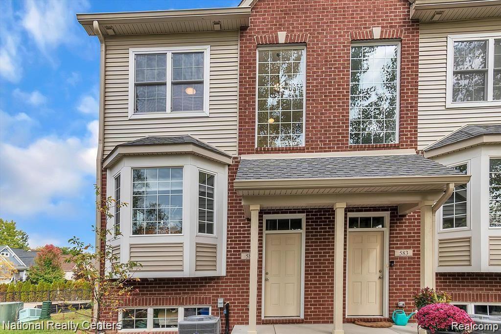 Village Ln, Milford, MI 48381