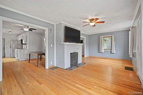 1136 Michigan Ave, Adrian, MI, 49221-2562 | Card Image