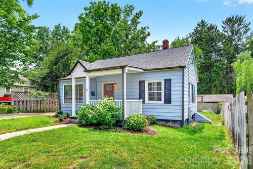 24 Dallas St, Asheville, NC, 28806-3025 | Card Image