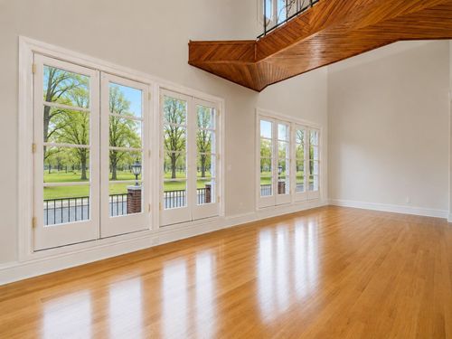carriage-house-383 Portland Avenue, Saint Paul, MN, 55102 | Card Image
