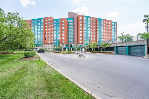 514-55 Blue Springs Dr, Waterloo, ON, N2J4T3 | Card Image