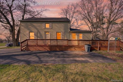 102 S Matteson St, Capac, MI, 48014-3610 | Card Image