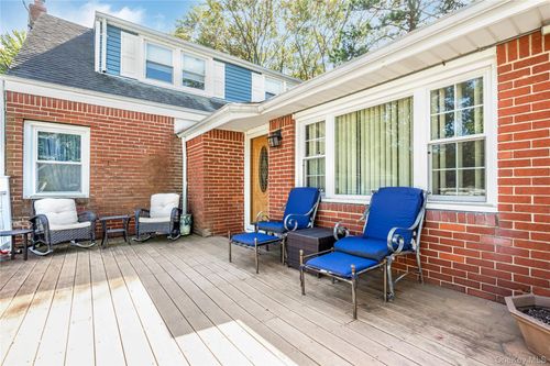 35 Forest Ave, West Babylon, NY, 11704-5128 | Card Image