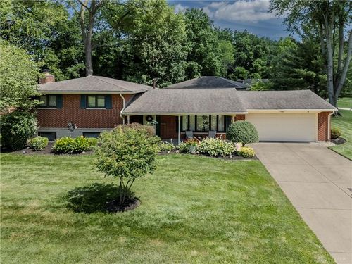 2700 Richlawn Cir, Dayton, OH, 45440-2032 | Card Image