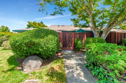 6162 Country Club Dr, Rohnert Park, CA, 94928-2559 | Card Image