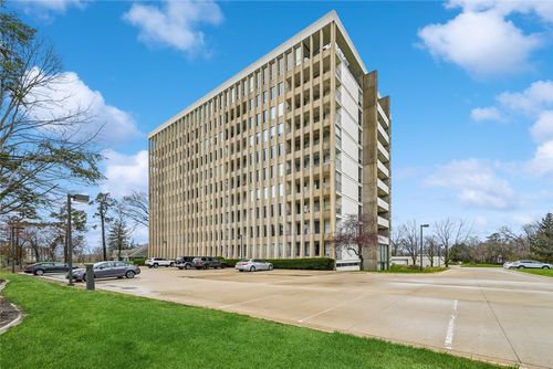 108-2222 1st Ave Ne, Cedar Rapids, IA, 52402-6372 | Card Image