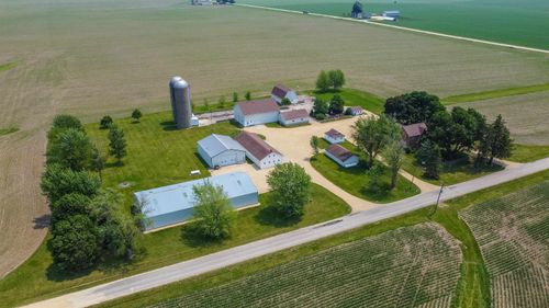 10225 N Brookville Rd, SHANNON, IL, 61078-9426 | Card Image