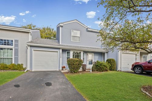 3320 Greenwich Ln, Island Lake, IL, 60042-9120 | Card Image