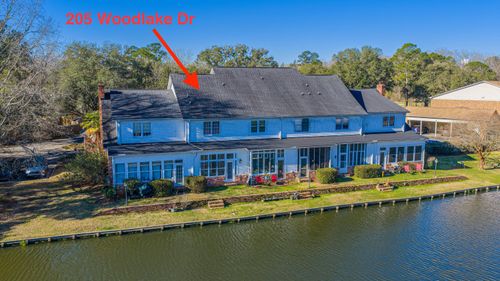 205 Woodlake Dr, Summerville, SC, 29485-8347 | Card Image