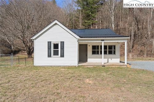 2015 Us Highway 421 N, Boone, NC, 28607-7647 | Card Image