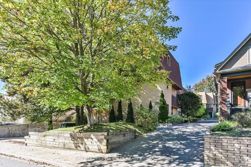 7-250 Erskine Ave, Toronto, ON, M4P1Z4 | Card Image