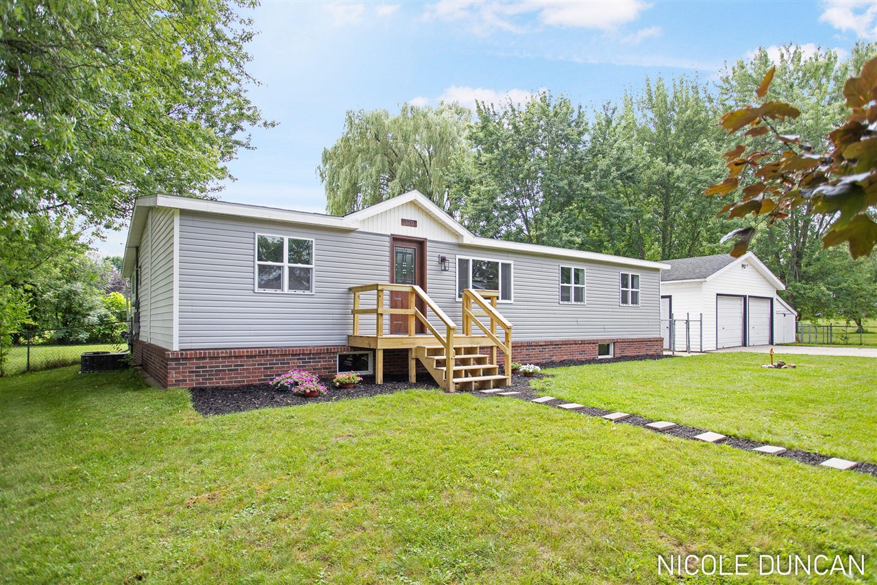 Division St, Casnovia, MI 49318