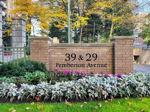 707-29 Pemberton Ave, North York, ON, M2M4L5 | Card Image