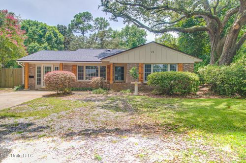 21 Woodglen Dr, Gulfport, MS, 39507-1929 | Card Image
