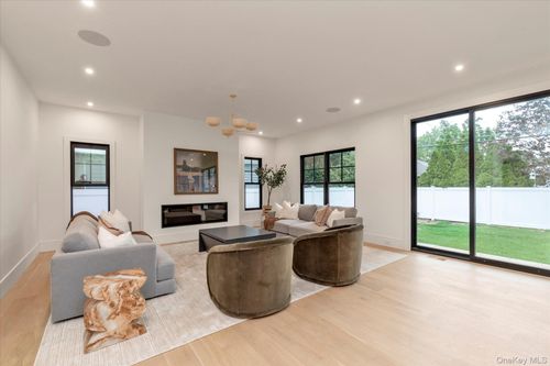 1497 Carroll St, Wantagh, NY, 11793-2334 | Card Image