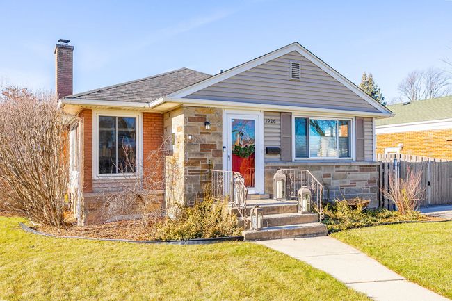 1926 Belleview Ave, House other with 3 bedrooms, 2 bathrooms and 2 parking in Westchester IL | Image 33