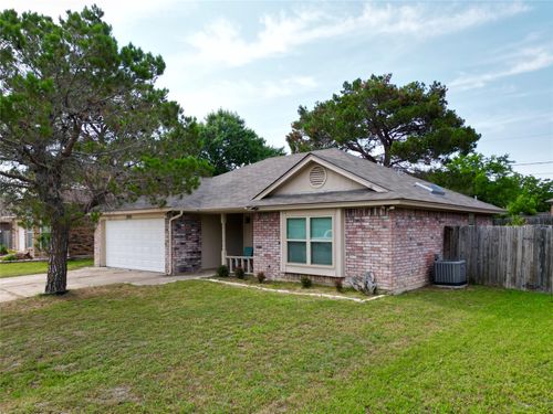 6624 Aztec Ct, Lake Worth, TX, 76135-2300 | Card Image