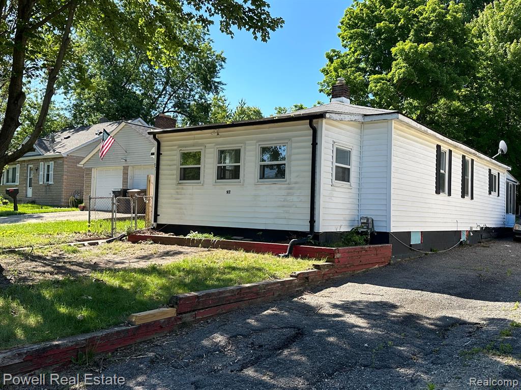 Brooklyn Ave, Pontiac, MI 48340