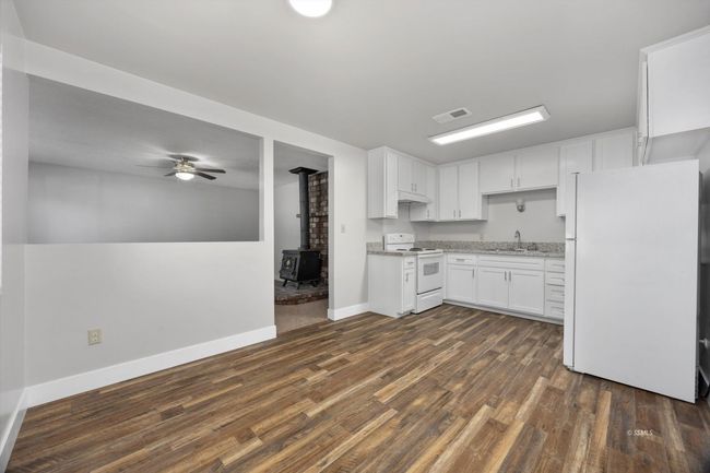 Dining area | Image 6