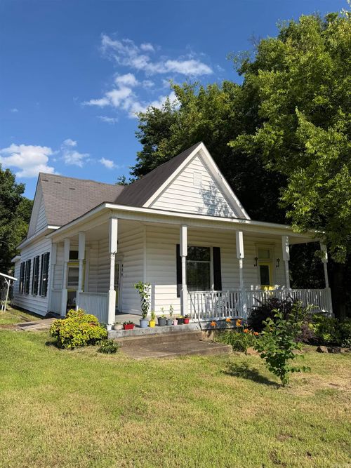 409 W Valley St, Morrilton, AR, 72110-4028 | Card Image