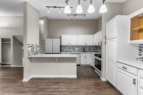 9712 Cimarron Cir, Minnetonka, MN, 55305-3142 | Card Image