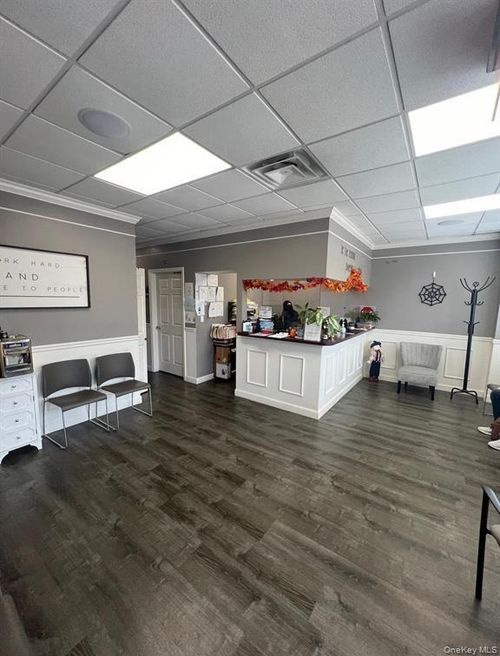 a-1026 Little East Neck Rd, West Babylon, NY, 11704-2411 | Card Image