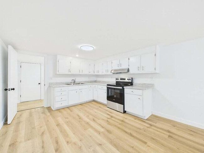 Kitchen | Image 8