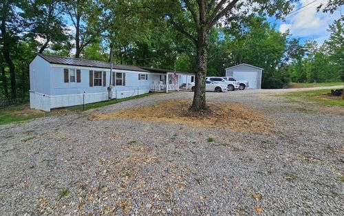 390 Wharf Rd, Savannah, TN, 38372-8627 | Card Image