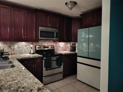 107 - 3007 N Oakland Forest Dr, Condo with 3 bedrooms, 2 bathrooms and null parking in Oakland Park FL | Image 2