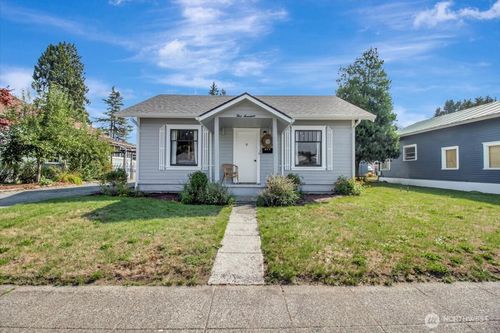 317 S Olympic Ave, Arlington, WA, 98223-1532 | Card Image