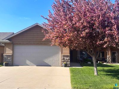 3404 Woodsedge St, House other with 2 bedrooms, 2 bathrooms and null parking in Sioux Falls SD | Image 2