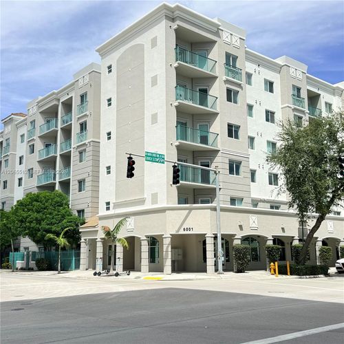 146-6001 Sw 70th St, South Miami, FL, 33143-3421 | Card Image