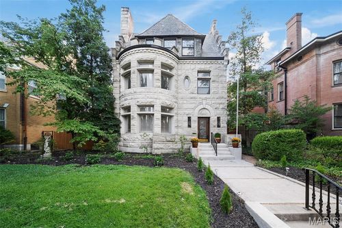 4410 Westminster Pl, Saint Louis, MO, 63108-1813 | Card Image