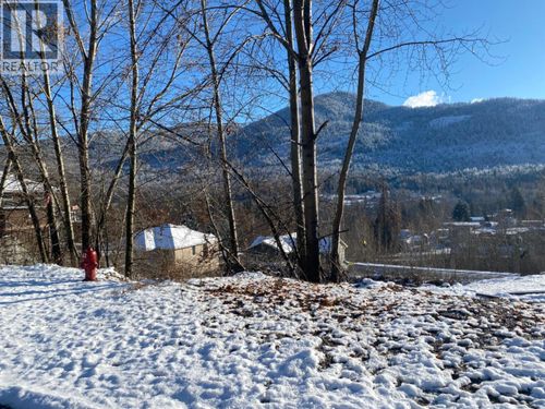 {{alt}} | Card Image