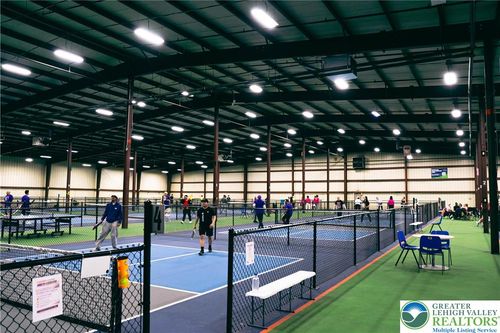 61 W 2nd St, Wind Gap, PA, 18091-1504 | Card Image